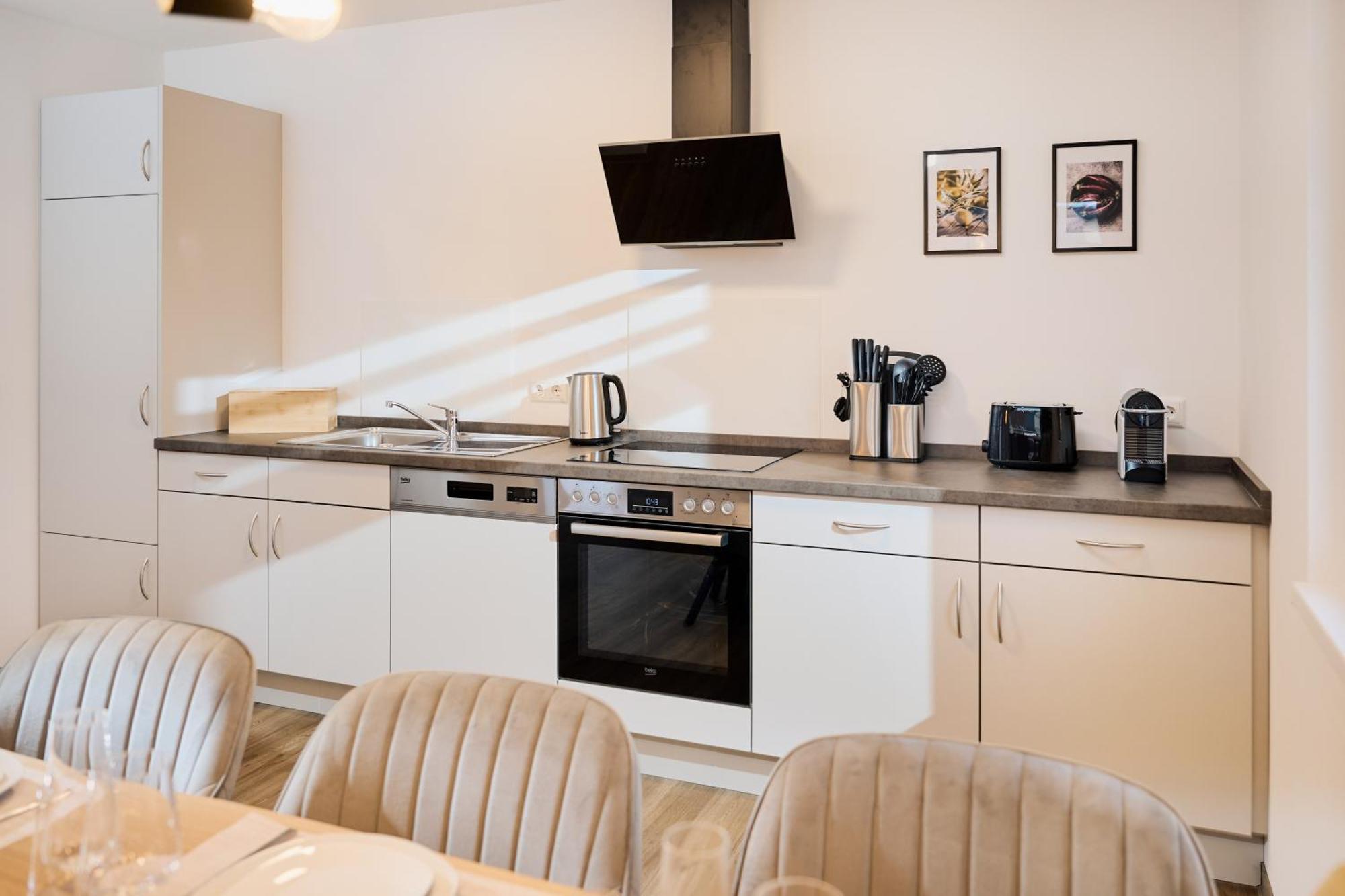 Appartamento Moderne Mit Highspeed-wlan Und Gratis-tiefgarage Ihr Perfekter Rueckzugsort Nahe Dem Zentrum Und Der Therme I Barrierearm *